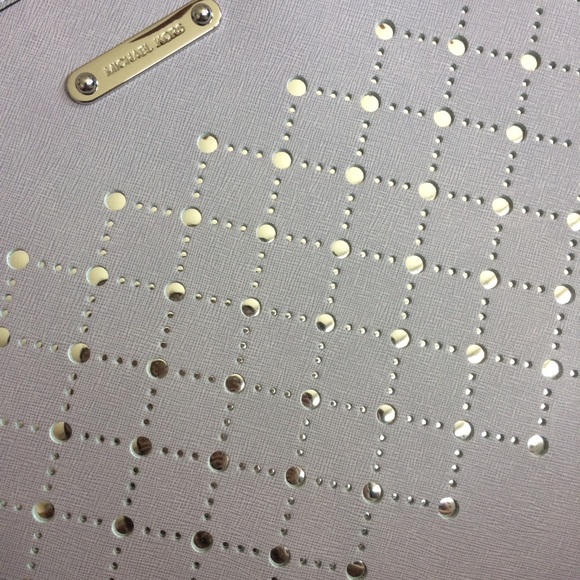 Michael Kors lavender large tote - Picture 2 of 7